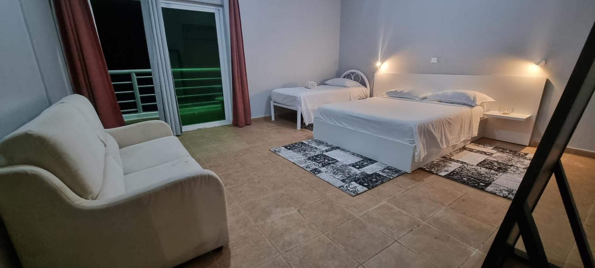 Maresia Guest House Πράγια Εξωτερικό φωτογραφία